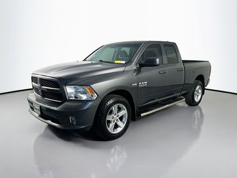 Used 2017 RAM 1500 Express w/ Express Value Package AWD/4WD image 3