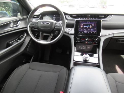 Certified 2025 Jeep Grand Cherokee L Laredo w/ Luxury Tech Group I RWD image 13