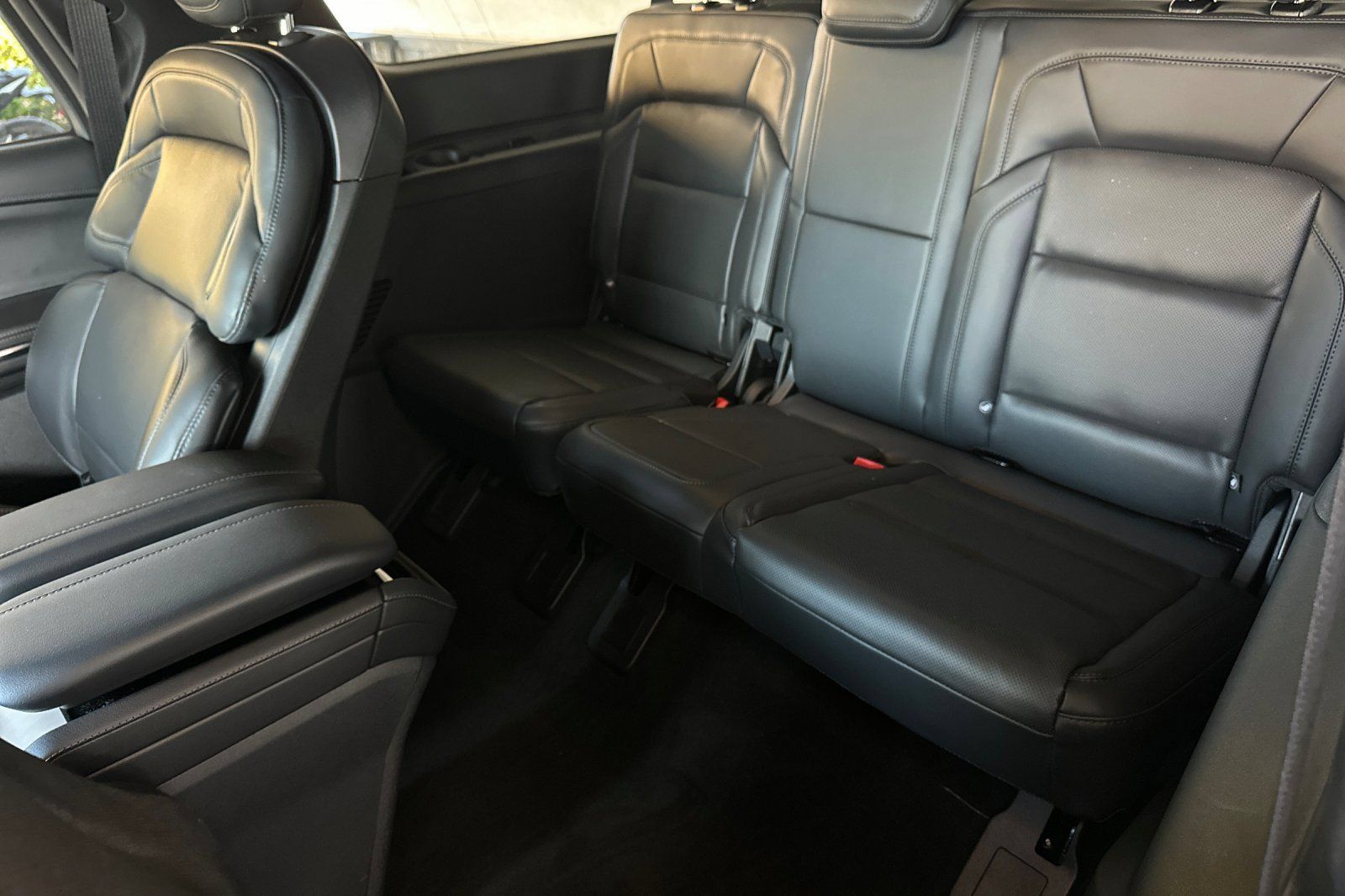 New 2027 Lincoln Navigator L Reserve w/ Jet Appearance Package AWD/4WD image 14