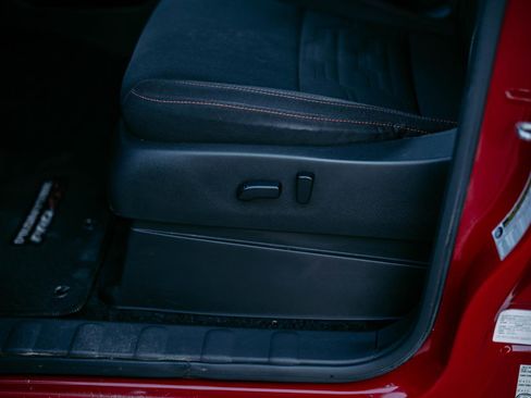 Used 2023 Nissan Frontier PRO-4X image 18