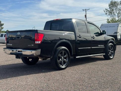 Used 2015 Nissan Titan SV w/ SV Value Truck Package image 13