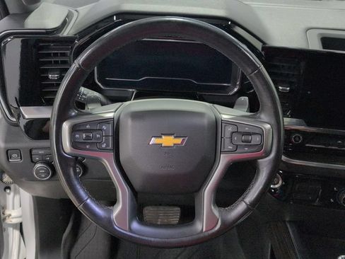 Used 2022 Chevrolet Silverado 1500 LT w/ Protection Package AWD/4WD image 9