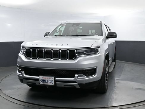 Used 2024 Jeep Wagoneer Series II AWD/4WD image 2