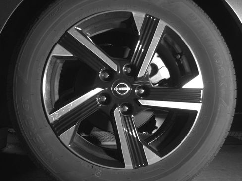 Used 2025 Nissan Sentra SV FWD image 14