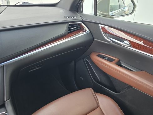 Used 2019 Cadillac XT5 Luxury image 21
