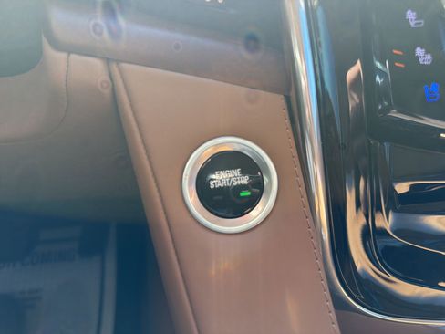 Used 2016 Cadillac Escalade Platinum AWD/4WD image 27