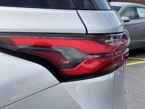 Used 2022 Chevrolet Traverse LT AWD/4WD image 29