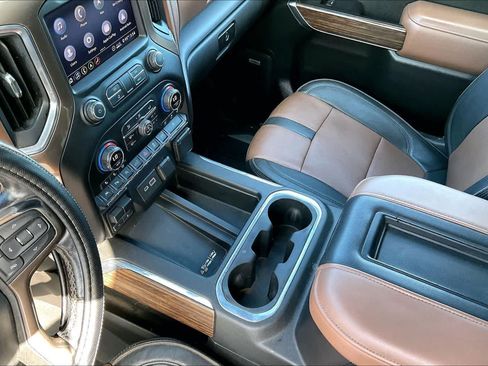 Used 2020 Chevrolet Silverado 1500 High Country w/ Technology Package AWD/4WD image 16
