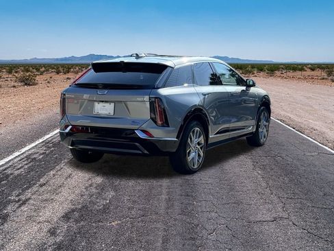 New 2026 Cadillac Optiq Luxury 1 image 12