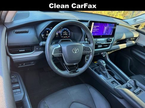 Used 2024 Toyota Grand Highlander Platinum image 3