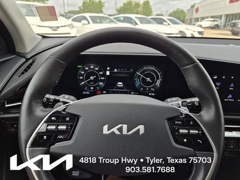 Used 2023 Kia Niro Wave FWD image 30