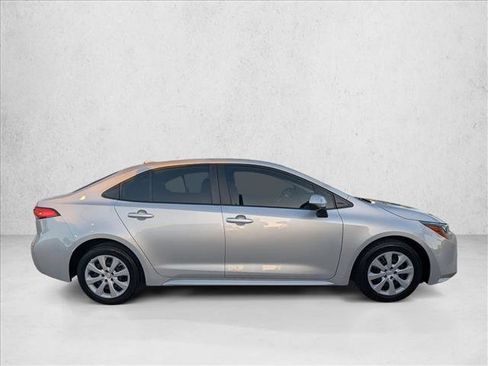 Used 2023 Toyota Corolla LE FWD image 4