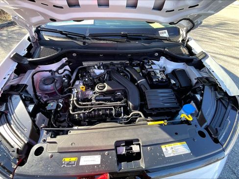 New 2026 Volkswagen Taos SE image 16