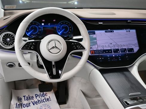 Used 2023 Mercedes-Benz EQS 580 4MATIC SUV image 32