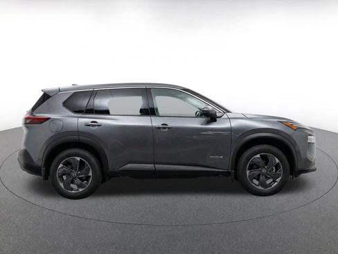 Used 2025 Nissan Rogue SV AWD/4WD image 10