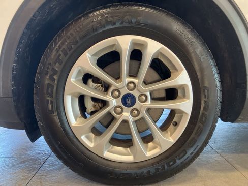 Used 2020 Ford Escape SE image 9