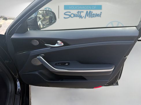 Used 2018 Kia Stinger Premium image 34