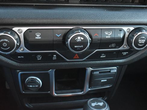 Used 2024 Jeep Wrangler Unlimited Sport AWD/4WD image 27