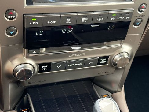 Used 2020 Lexus GX 460 Premium w/ Premium Package AWD/4WD image 23