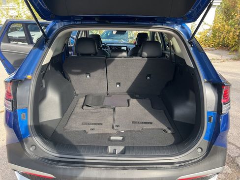 Used 2025 Kia Sportage EX image 11