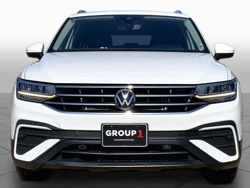 Used 2022 Volkswagen Tiguan SE FWD image 4