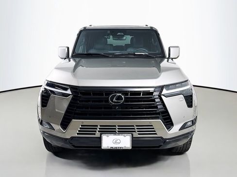 Used 2025 Lexus GX 550 image 2