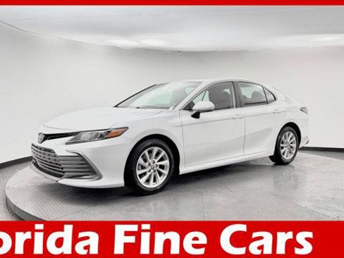 Used 2023 Toyota Camry LE FWD image 1