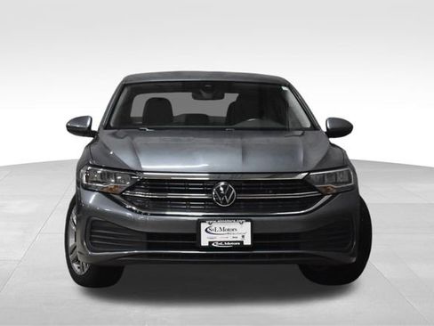 Used 2024 Volkswagen Jetta SE image 5