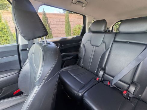 Used 2024 Kia Sorento S image 41
