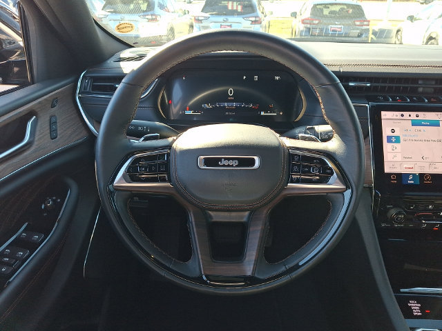 Used 2023 Jeep Grand Cherokee Summit w/ Adv Protech Group IV AWD/4WD image 19