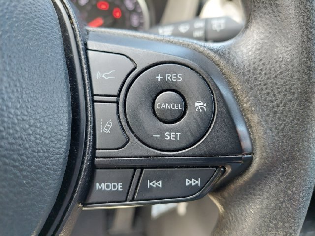 Certified 2022 Toyota RAV4 LE AWD/4WD image 26