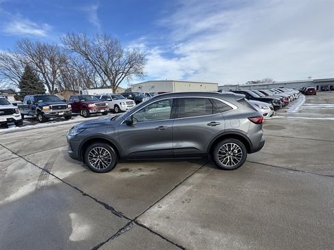 New 2026 Ford Escape SE FWD image 7