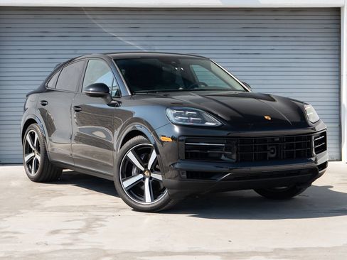 Certified 2024 Porsche Cayenne Coupe AWD/4WD image 10