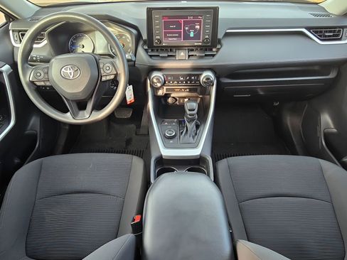 Used 2021 Toyota RAV4 LE image 25