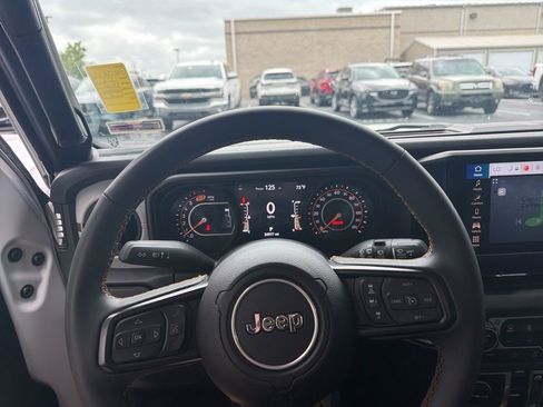 Used 2024 Jeep Wrangler Sport S image 17