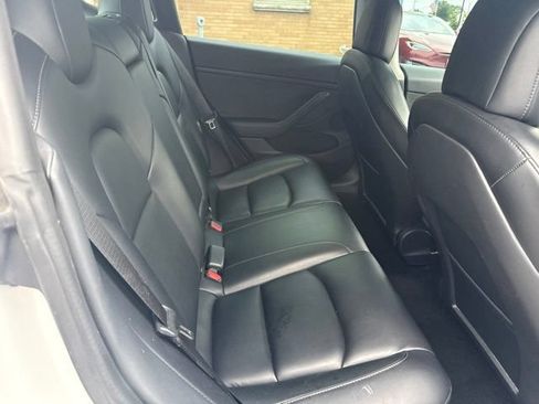 Used 2022 Tesla Model 3 Long Range AWD/4WD image 19