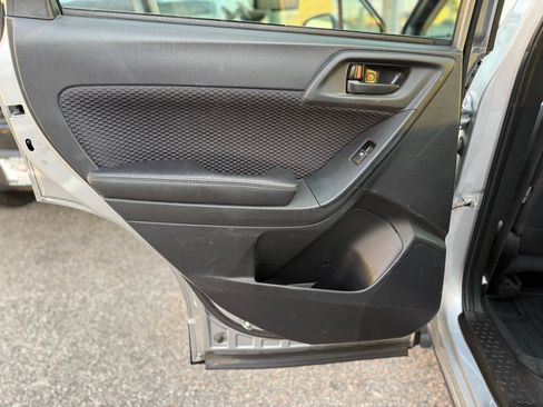 Used 2018 Subaru Forester 2.5i Premium w/ All-Weather Package image 29