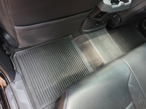 Used 2023 Toyota Tundra Platinum image 16