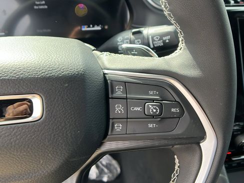 New 2025 Jeep Grand Cherokee 4WD image 21