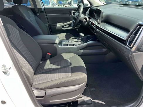Certified 2026 Kia Sorento LX FWD image 13