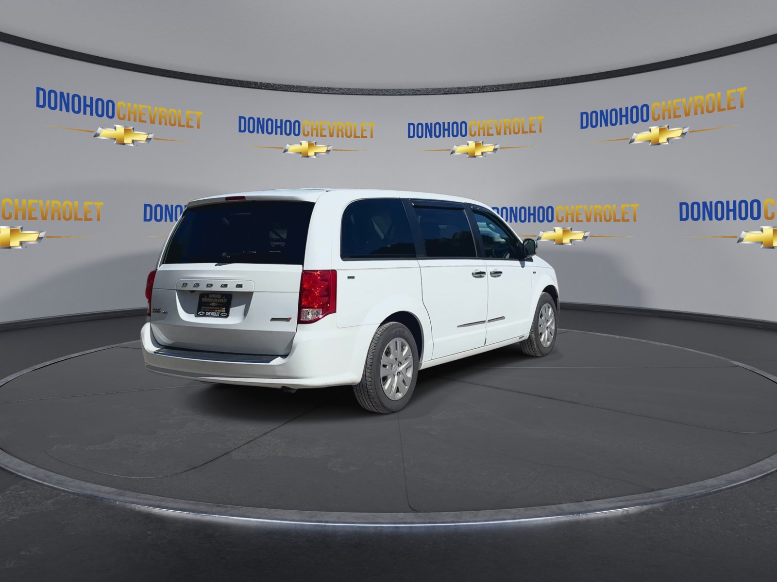 Used 2019 Dodge Grand Caravan SE w/ UConnect Hands-Free Group FWD image 11