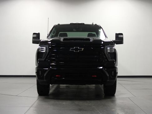 Used 2025 Chevrolet Silverado 2500 LT image 9