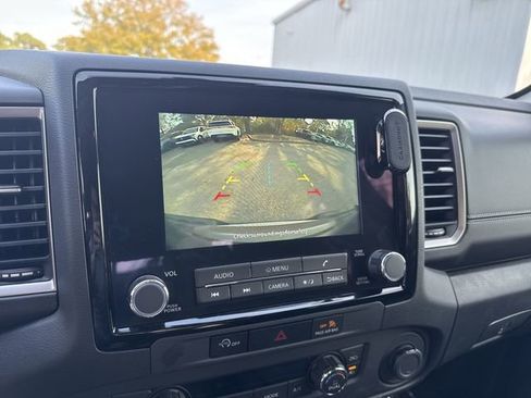 Used 2024 Nissan Frontier SV w/ SV Convenience Package image 21