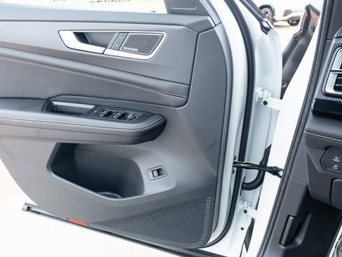 New 2026 Volkswagen Atlas Cross Sport SEL Premium R-Line AWD/4WD image 28