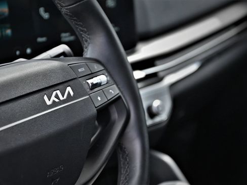 Used 2026 Kia Sportage LX image 12