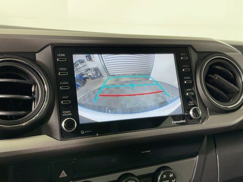 Used 2020 Toyota Tacoma SR5 image 24