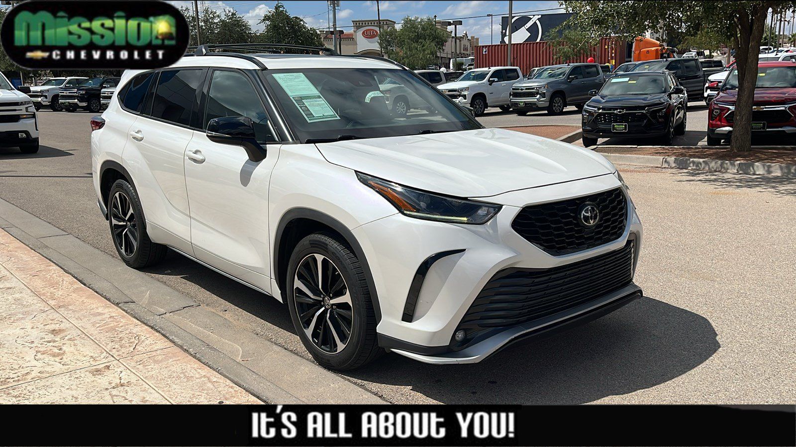 Used 2021 Toyota Highlander XSE FWD image 1