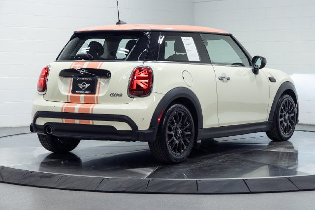 Used 2022 MINI Cooper 2-Door Hardtop FWD image 10