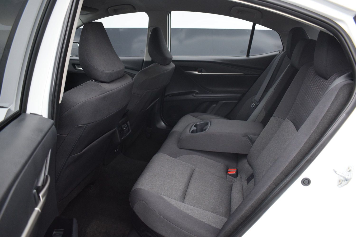 Used 2025 Toyota Camry LE w/ Convenience Package FWD image 12
