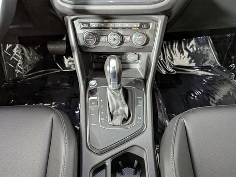 Used 2019 Volkswagen Tiguan SE FWD image 19